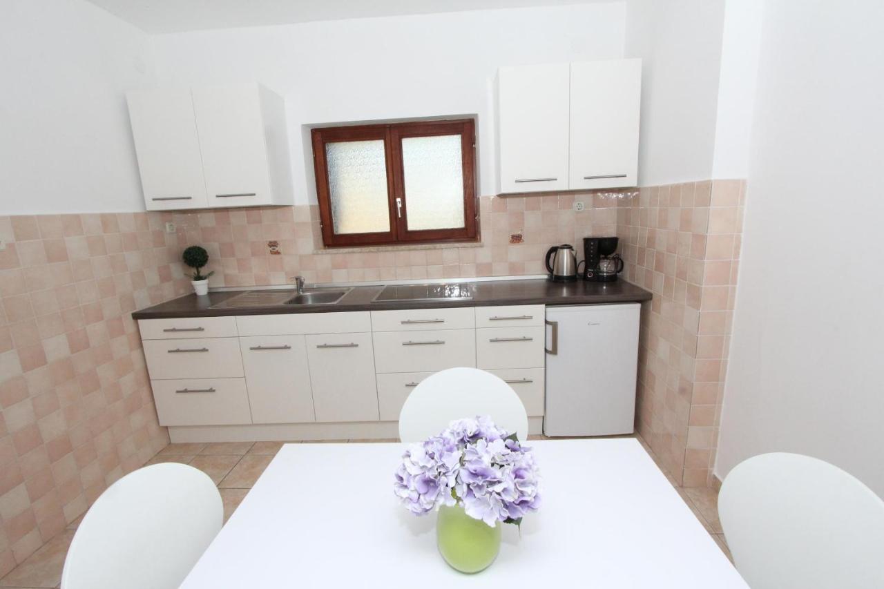 Apartments Mirela 罗维尼 外观 照片
